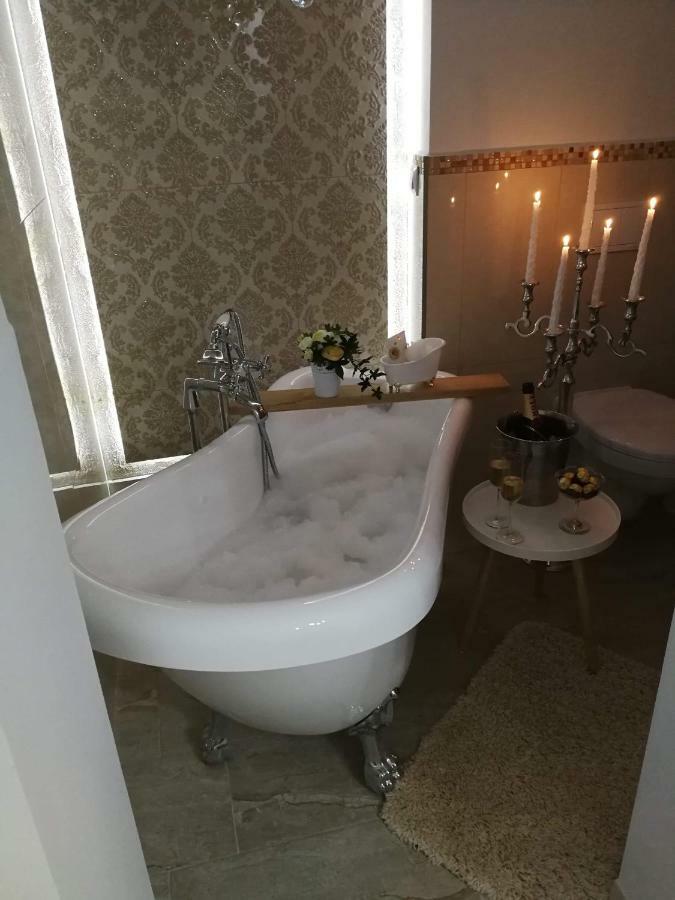 Penthouse Luxury Lejlighed Resita Eksteriør billede